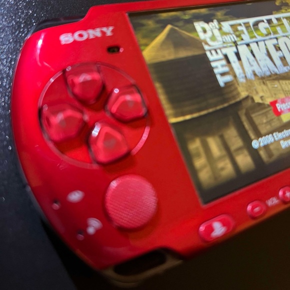 Sony Psp With Over 1000+ Games - Picture 9 of 9